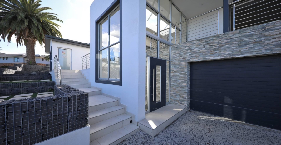 4 Bedroom Property for Sale in Loevenstein Western Cape